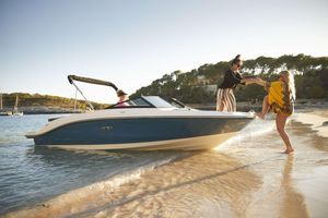 2023 Sea Ray SPX 210