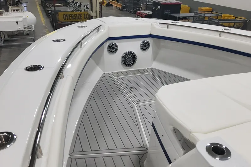  Yacht Photos Pics 2024 Formula 387 Center Console Fish boat interior with sleek design and modern features.