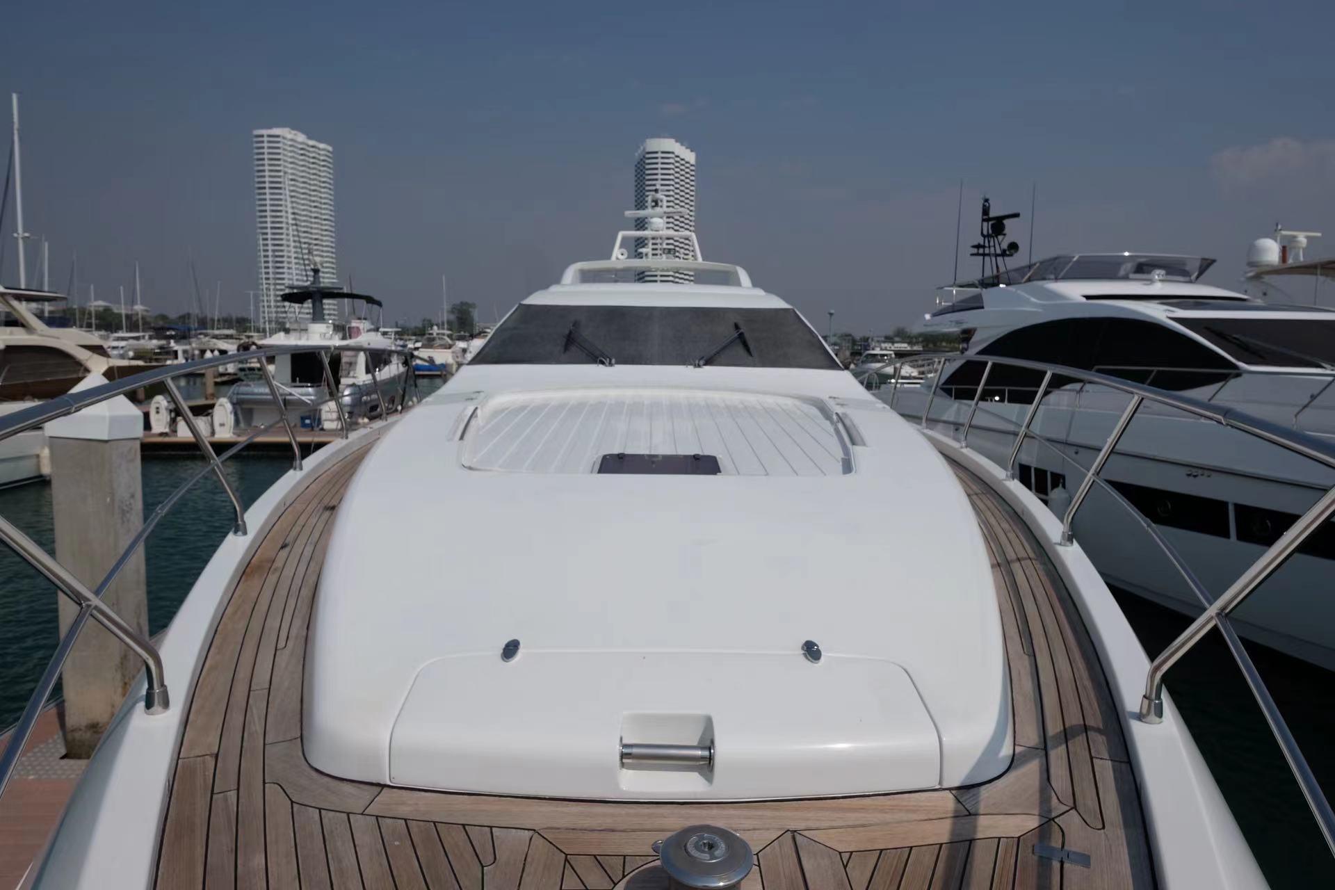 2014 Sports Cruiser Azimut for sale - YachtWorld