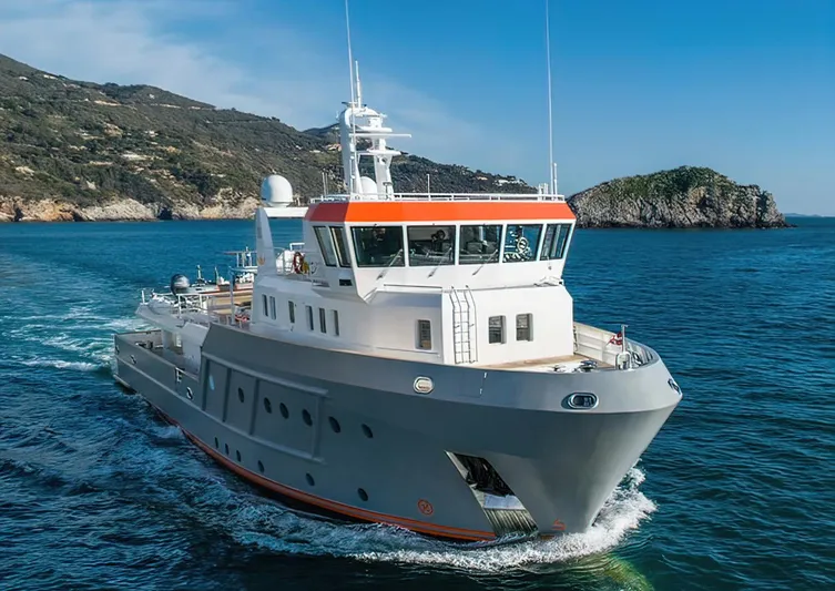 Explorer 130 Yacht Photos Pics 