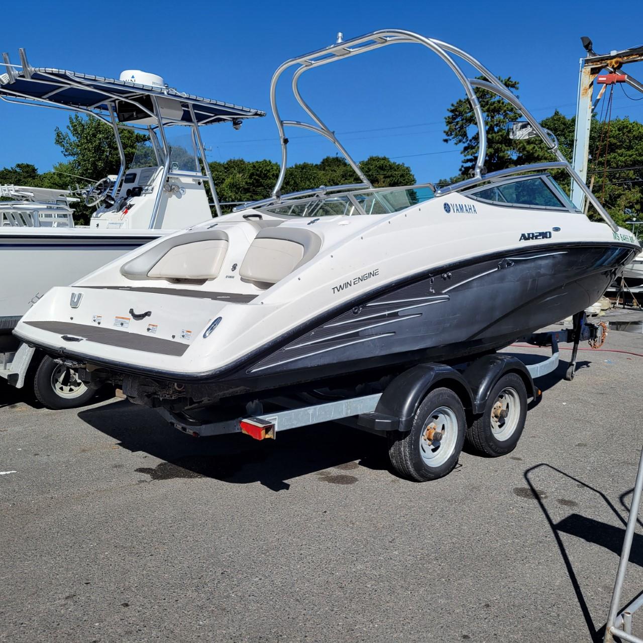 2012 Yamaha Boats AR 210
