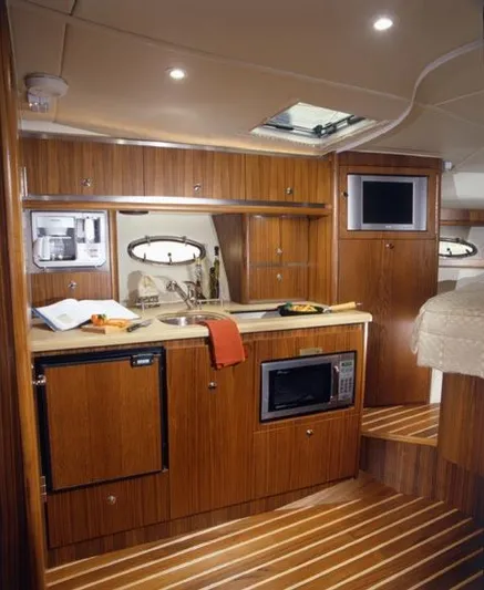 Kin Varra Yacht Photos Pics 