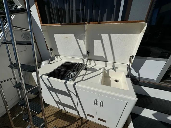 Out On A Limb Yacht Photos Pics 