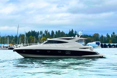 2014 63' Riviera-5800 Sport Yacht Vancouver, BC, CA