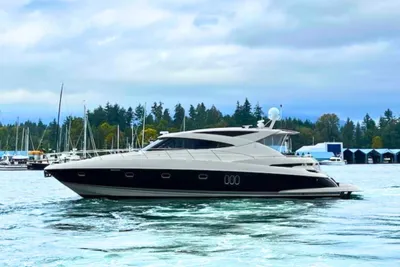 Riviera 5800 Sport Yacht