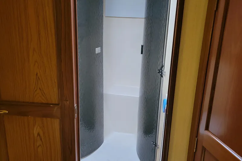  Yacht Photos Pics Shower area in 1986 Ocean Yachts 55 Super Sport boat.