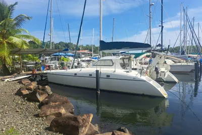 Charter Cat Wildcat 35