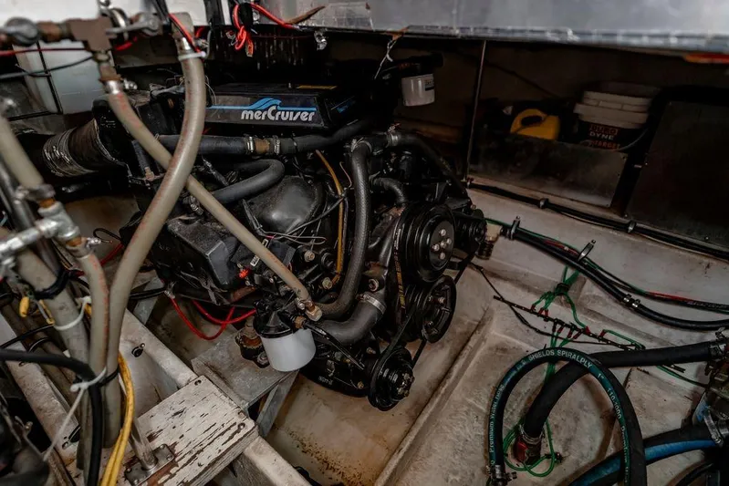 Bada Bing Yacht Photos Pics Engine room of 1991 Cruisers Yachts 3850 Aft Cabin with MerCruiser engine.