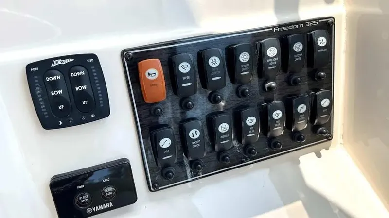  Yacht Photos Pics Control panel of 2019 Grady-White Freedom 325 boat with Yamaha switches.