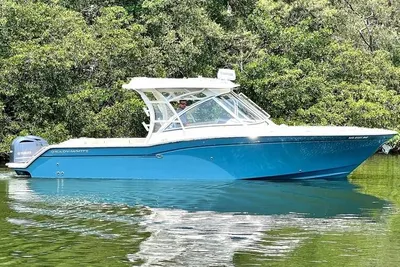 Grady-White Freedom 325