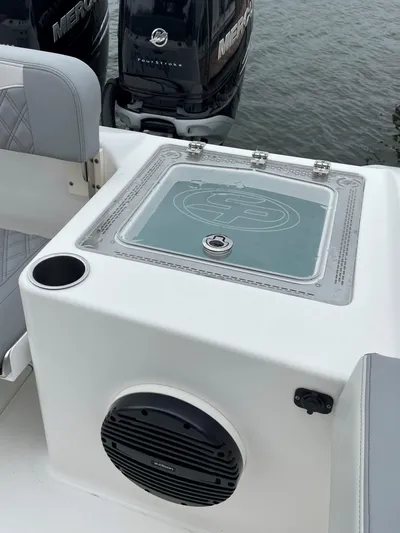 Dealer Demo Yacht Photos Pics Sea Pro 320 DLX Dealer Demo- Livewell