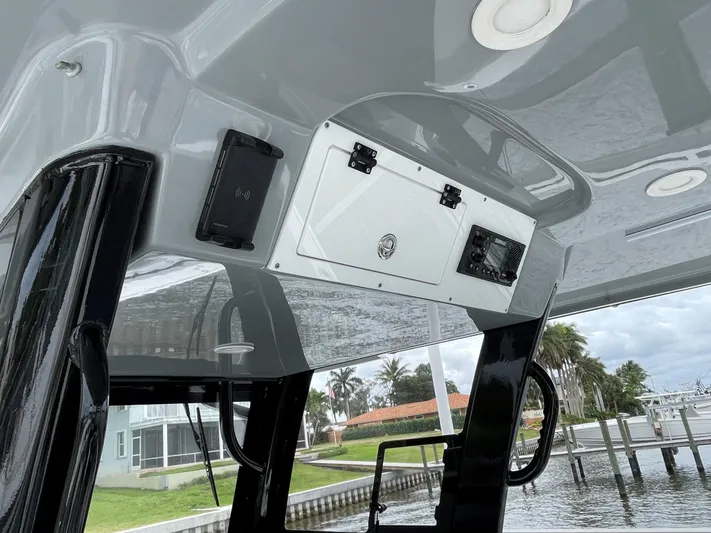 Dealer Demo Yacht Photos Pics Sea Pro 320 DLX Dealer Demo- Center Console