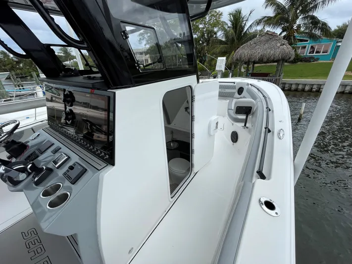 Dealer Demo Yacht Photos Pics Sea Pro 320 DLX Dealer Demo- Center Console