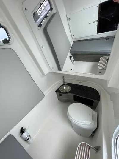 Dealer Demo Yacht Photos Pics Sea Pro 320 DLX Dealer Demo- Head