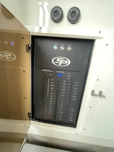 Dealer Demo Yacht Photos Pics Sea Pro 320 DLX Dealer Demo- Control Panel