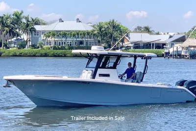 Sea Pro 320 DLX Center Console