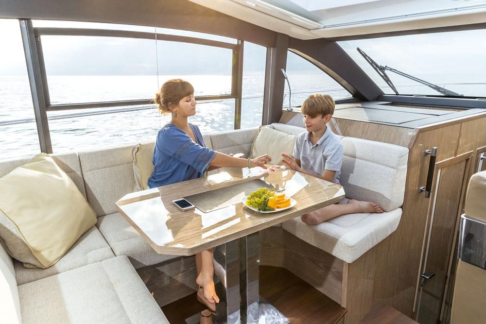 2022 Sealine 44 