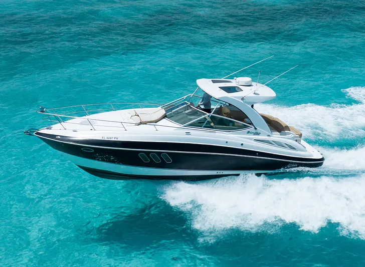 2015 Cruisers Yachts 350 Express Yacht Photos Pics 