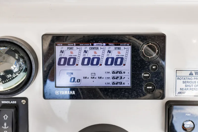  Yacht Photos Pics Yamaha display panel on a 2016 Intrepid 400 Cuddy boat.