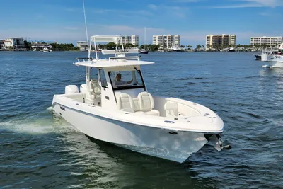 Everglades 335 CC