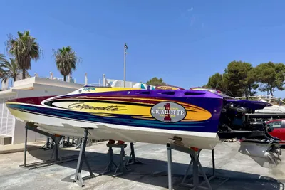 2004 Cigarette Gladiator 36