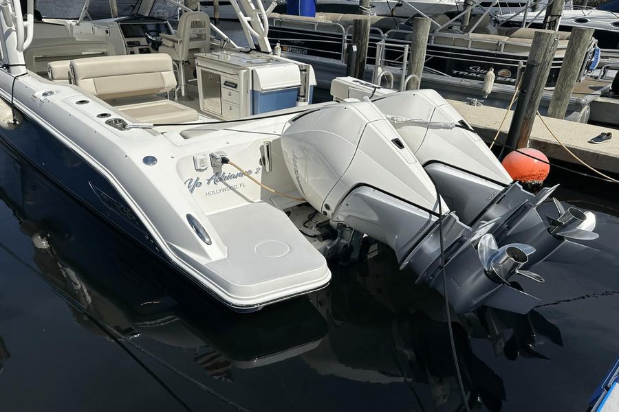 2021 Boston Whaler 320 Vantage