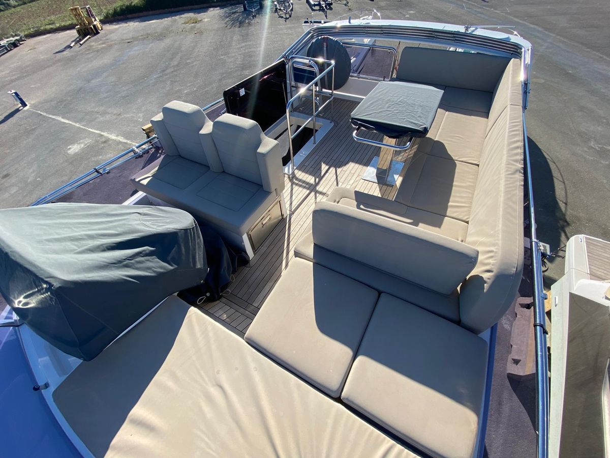 2020 Sealine 44 