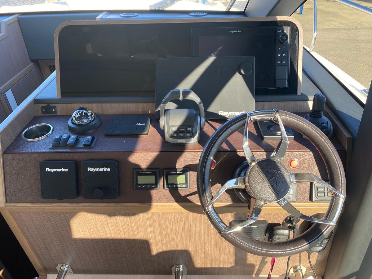 2020 Sealine 44 