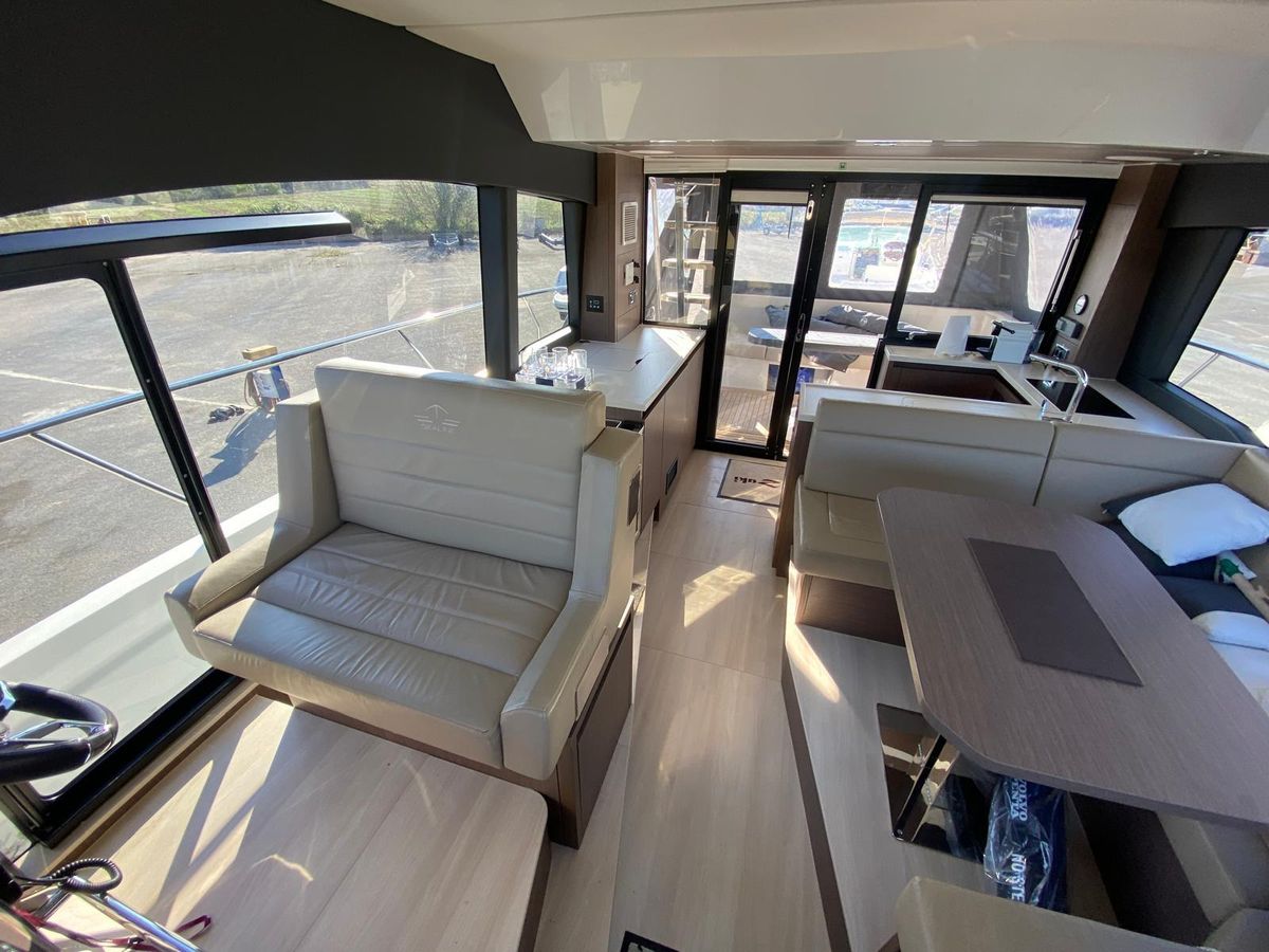 2020 Sealine 44 