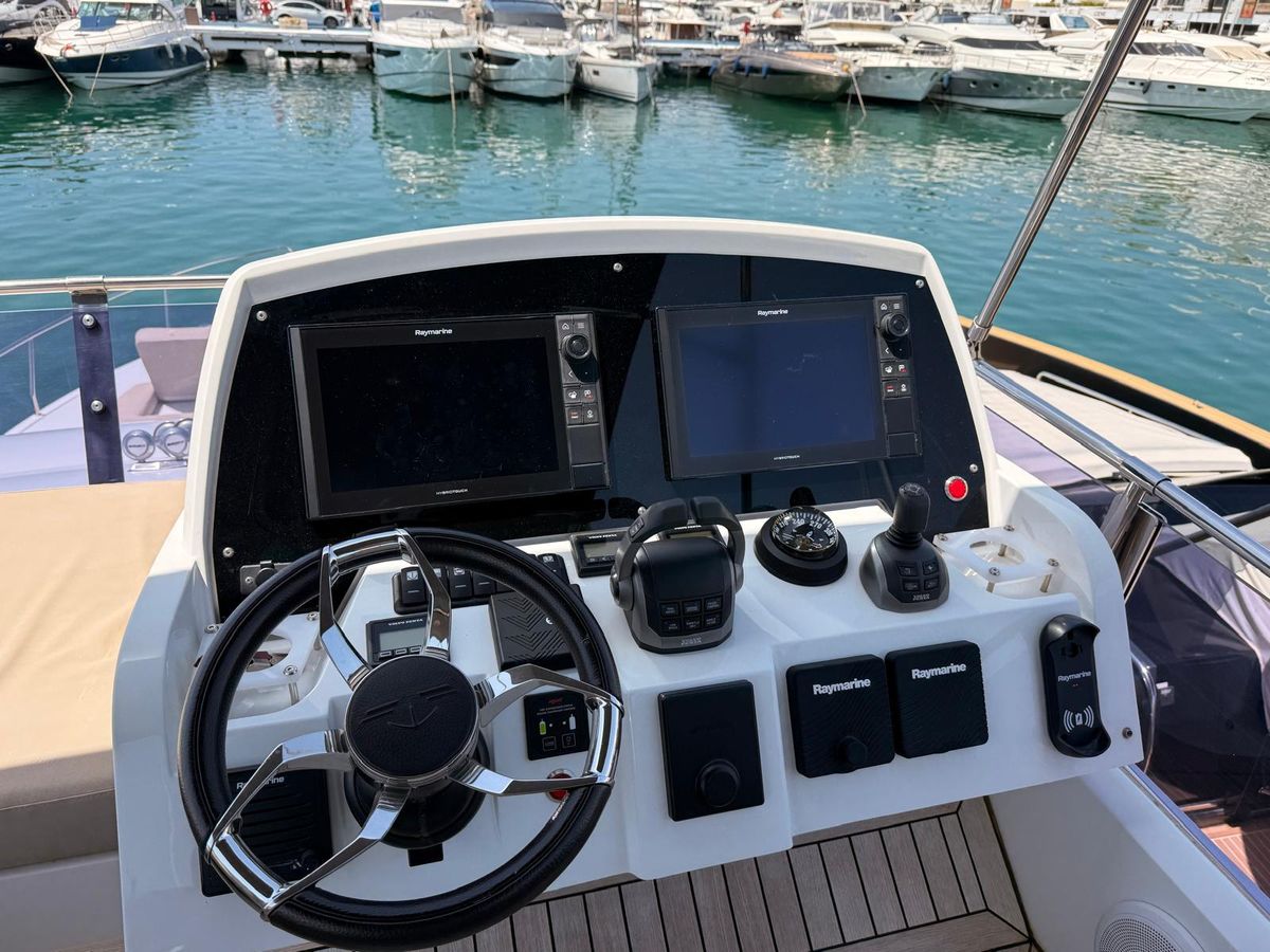 2020 Sealine 44 