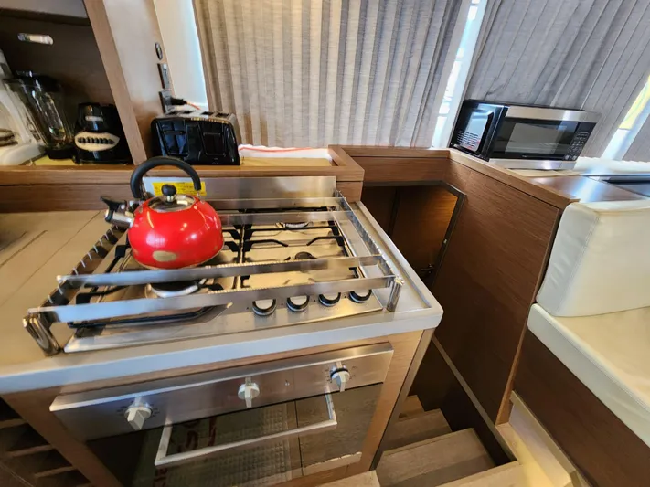 Echo Yacht Photos Pics 