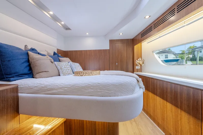 2024 Two Oceans 555 - 003 Yacht Photos Pics 