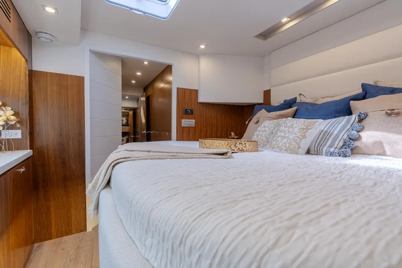 2024 Two Oceans 555 - 003 Yacht Photos Pics 