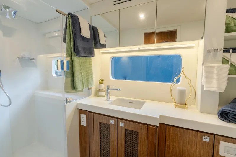 2024 Two Oceans 555 - 003 Yacht Photos Pics 