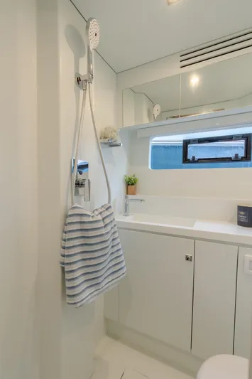 2024 Two Oceans 555 - 003 Yacht Photos Pics 