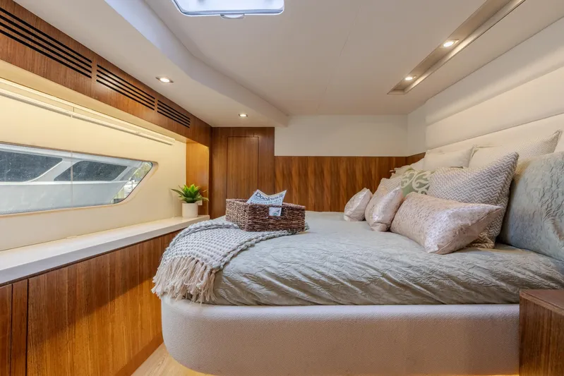 2024 Two Oceans 555 - 003 Yacht Photos Pics 