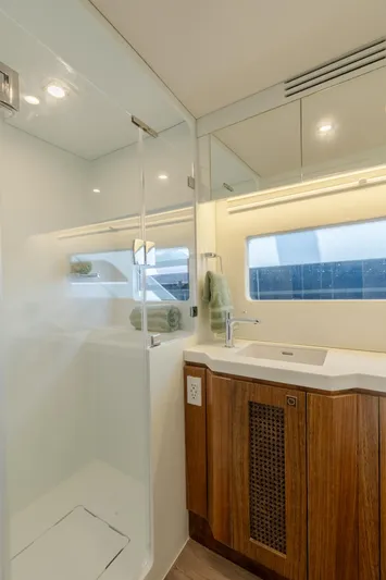 2024 Two Oceans 555 - 003 Yacht Photos Pics 