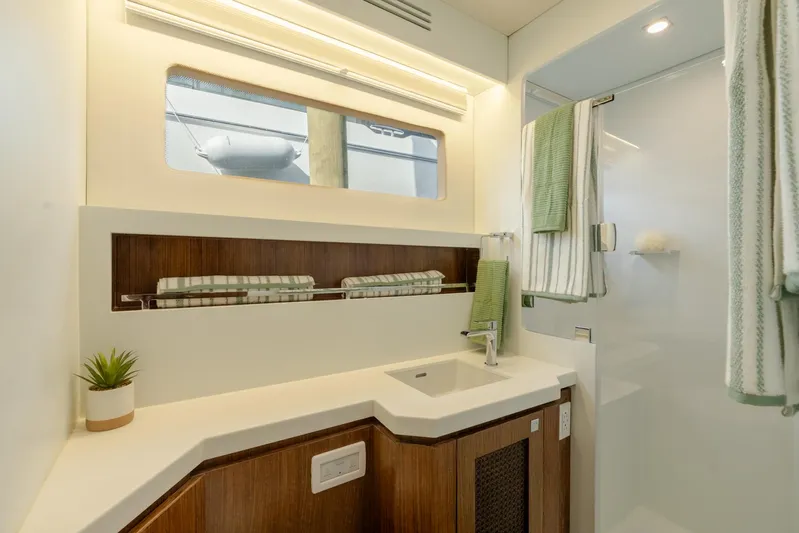 2024 Two Oceans 555 - 003 Yacht Photos Pics 