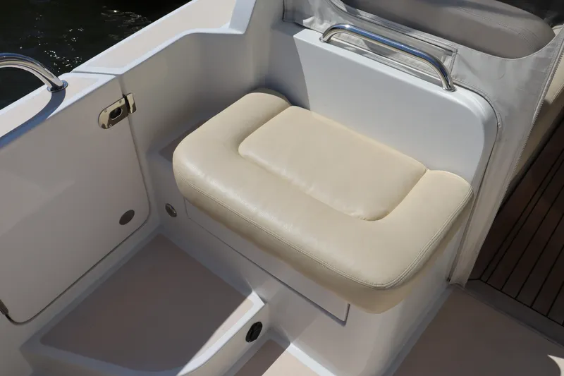 Rambler VIII Yacht Photos Pics Cream leather seat on 2013 MJM 36z Downeast boat.