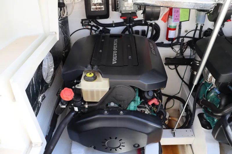 Rambler VIII Yacht Photos Pics 