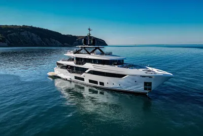 Custom Line NAVETTA 38