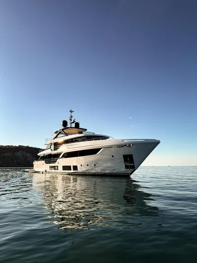  Yacht Photos Pics Custom Line Navetta 38 5