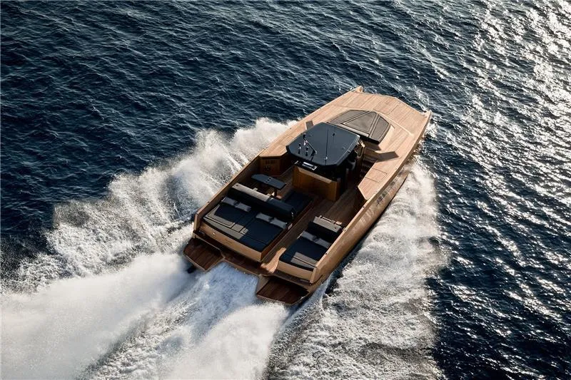 Diamond Yacht Photos Pics 2018 Sunreef 40 Open Sunreef Power Diamond yacht cruising on open water.