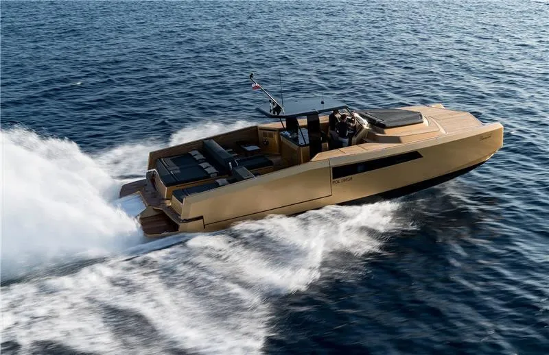 Diamond Yacht Photos Pics 2018 Sunreef 40 Open Sunreef Power Diamond yacht cruising on open water.