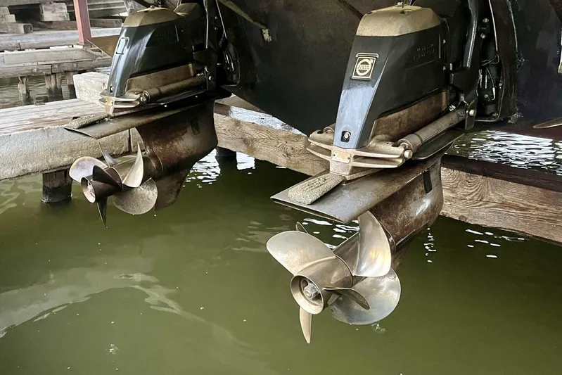  Yacht Photos Pics 2008 Regal 3760 Sportyacht propellers in water, showcasing dual outdrive system.