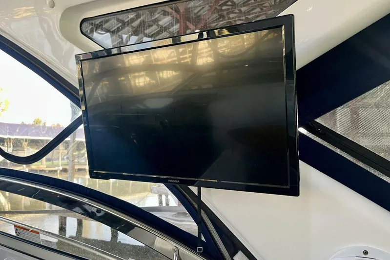  Yacht Photos Pics Flat-screen TV mounted inside a 2008 Regal Commodore 3760 IO boat.