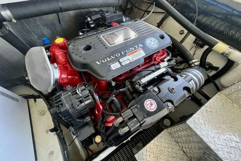  Yacht Photos Pics Engine of 2008 Regal Commodore 3760 IO boat, featuring Volvo Penta components.