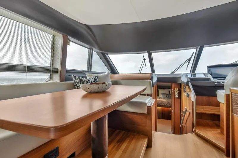 Elisea Yacht Photos Pics Dinette