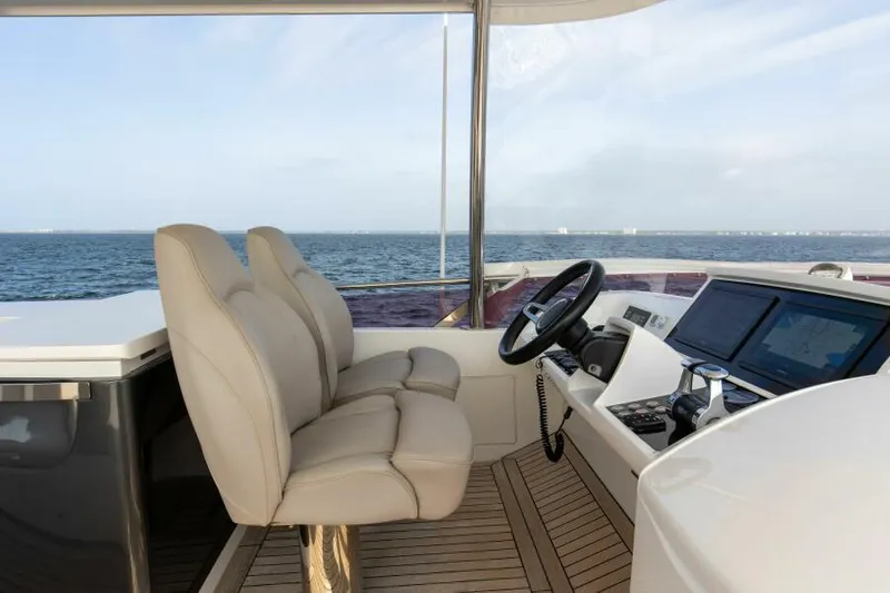 Elisea Yacht Photos Pics Flybridge Helm