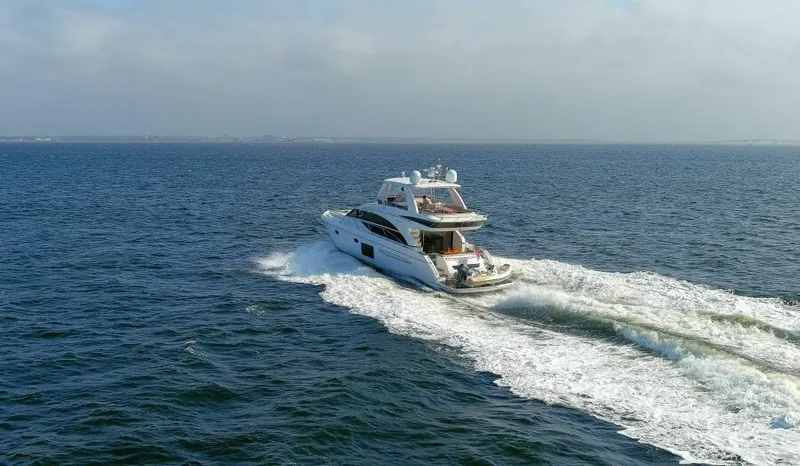 Elisea Yacht Photos Pics Running Profile